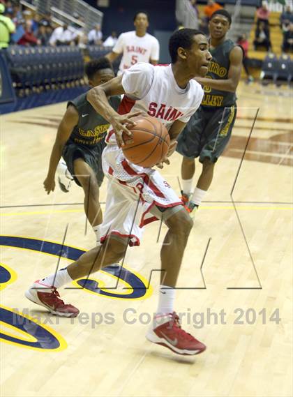 Thumbnail 2 in Castro Valley vs. Saint Mary's photogallery.