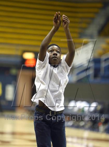 Thumbnail 3 in Castro Valley vs. Saint Mary's photogallery.