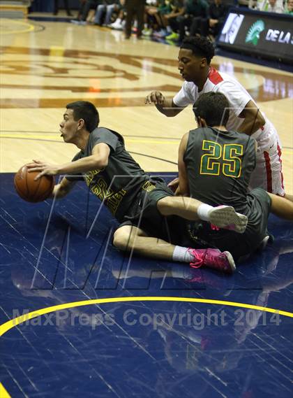 Thumbnail 2 in Castro Valley vs. Saint Mary's photogallery.
