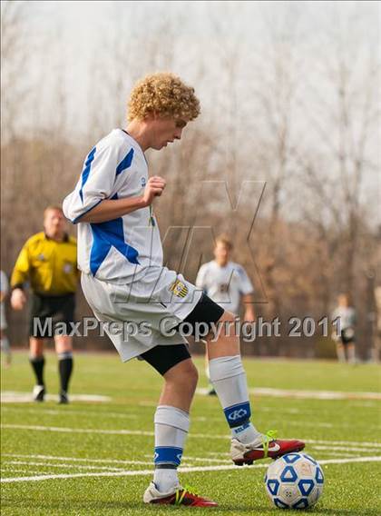 Thumbnail 1 in Hicksville v Webster Schroeder (NYSPHSAA Class AA Final) photogallery.