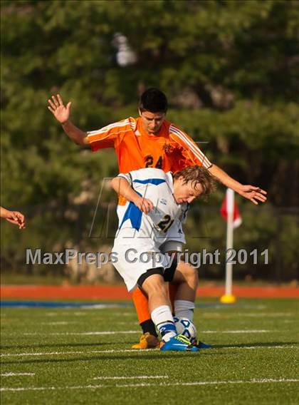 Thumbnail 1 in Hicksville v Webster Schroeder (NYSPHSAA Class AA Final) photogallery.