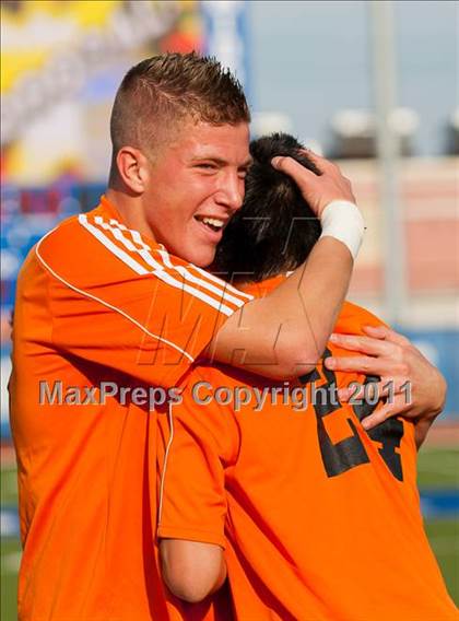 Thumbnail 2 in Hicksville v Webster Schroeder (NYSPHSAA Class AA Final) photogallery.