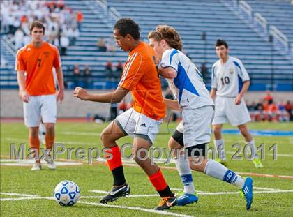 Thumbnail 1 in Hicksville v Webster Schroeder (NYSPHSAA Class AA Final) photogallery.