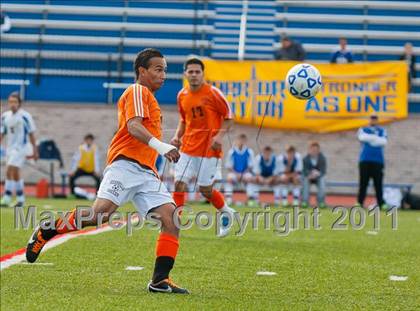 Thumbnail 3 in Hicksville v Webster Schroeder (NYSPHSAA Class AA Final) photogallery.
