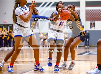 Thumbnail 2 in Cypress Ranch vs Grand Oaks (UIL6A region2 Area playoff) photogallery.