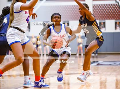 Thumbnail 2 in Cypress Ranch vs Grand Oaks (UIL6A region2 Area playoff) photogallery.