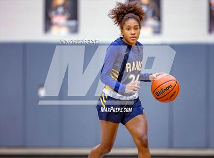 Thumbnail 2 in Cypress Ranch vs Grand Oaks (UIL6A region2 Area playoff) photogallery.