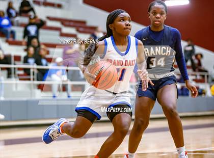 Thumbnail 2 in Cypress Ranch vs Grand Oaks (UIL6A region2 Area playoff) photogallery.
