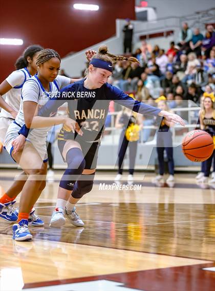 Thumbnail 3 in Cypress Ranch vs Grand Oaks (UIL6A region2 Area playoff) photogallery.