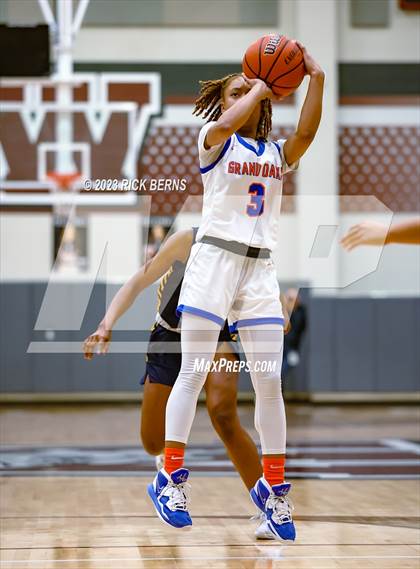 Thumbnail 2 in Cypress Ranch vs Grand Oaks (UIL6A region2 Area playoff) photogallery.