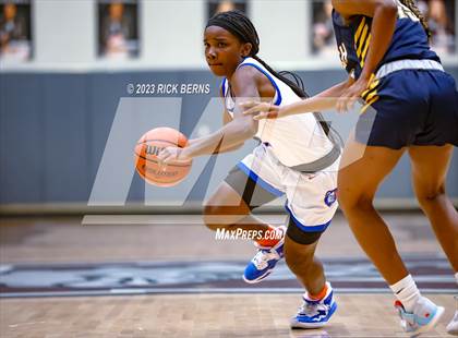 Thumbnail 3 in Cypress Ranch vs Grand Oaks (UIL6A region2 Area playoff) photogallery.