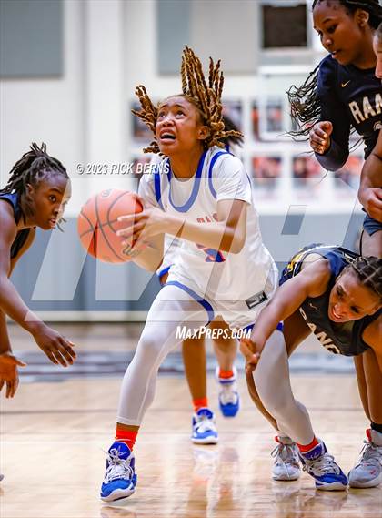 Thumbnail 3 in Cypress Ranch vs Grand Oaks (UIL6A region2 Area playoff) photogallery.