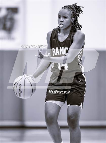 Thumbnail 3 in Cypress Ranch vs Grand Oaks (UIL6A region2 Area playoff) photogallery.