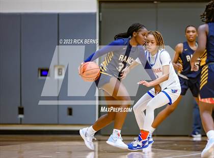 Thumbnail 2 in Cypress Ranch vs Grand Oaks (UIL6A region2 Area playoff) photogallery.