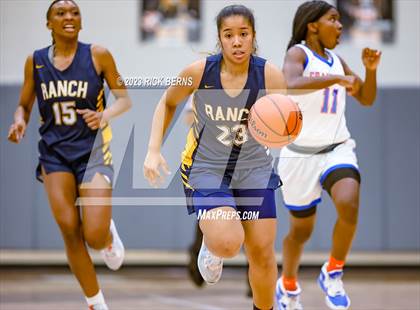 Thumbnail 1 in Cypress Ranch vs Grand Oaks (UIL6A region2 Area playoff) photogallery.