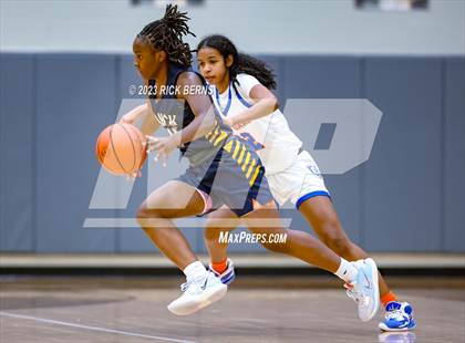 Thumbnail 2 in Cypress Ranch vs Grand Oaks (UIL6A region2 Area playoff) photogallery.