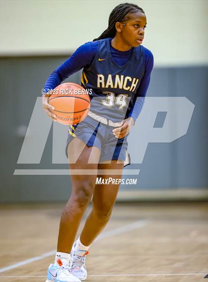 Thumbnail 2 in Cypress Ranch vs Grand Oaks (UIL6A region2 Area playoff) photogallery.