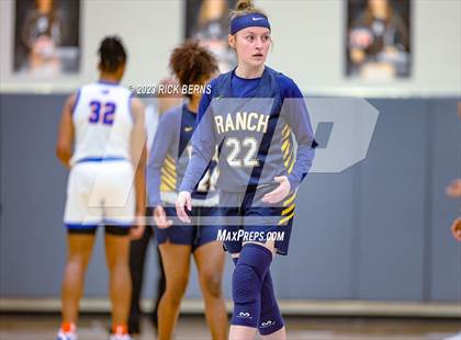 Thumbnail 2 in Cypress Ranch vs Grand Oaks (UIL6A region2 Area playoff) photogallery.