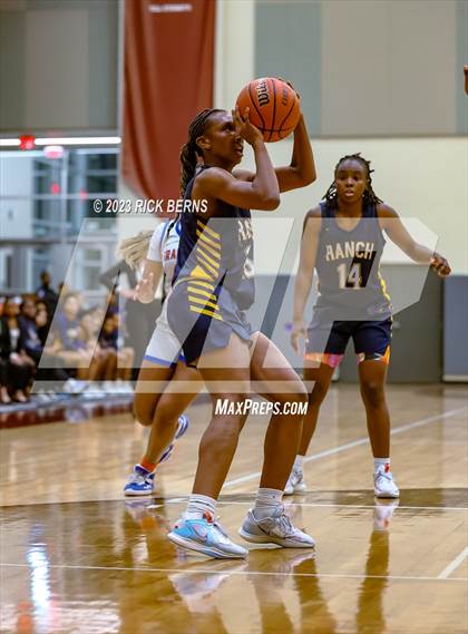 Thumbnail 3 in Cypress Ranch vs Grand Oaks (UIL6A region2 Area playoff) photogallery.