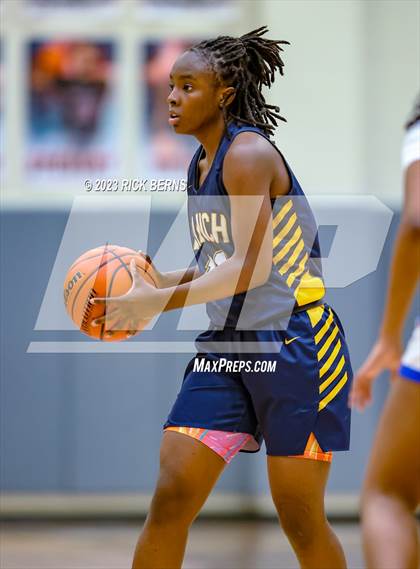 Thumbnail 2 in Cypress Ranch vs Grand Oaks (UIL6A region2 Area playoff) photogallery.