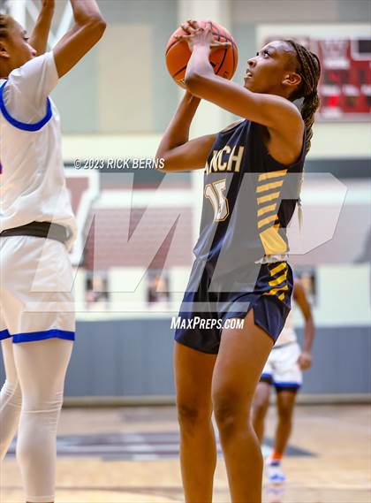 Thumbnail 1 in Cypress Ranch vs Grand Oaks (UIL6A region2 Area playoff) photogallery.