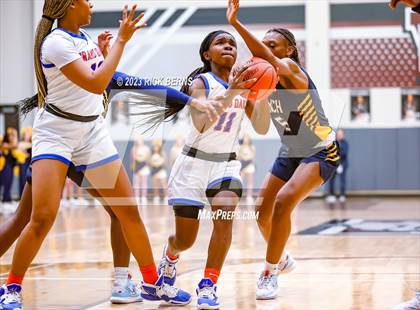 Thumbnail 1 in Cypress Ranch vs Grand Oaks (UIL6A region2 Area playoff) photogallery.