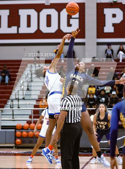 Thumbnail 1 in Cypress Ranch vs Grand Oaks (UIL6A region2 Area playoff) photogallery.