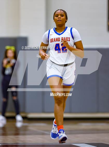 Thumbnail 2 in Cypress Ranch vs Grand Oaks (UIL6A region2 Area playoff) photogallery.