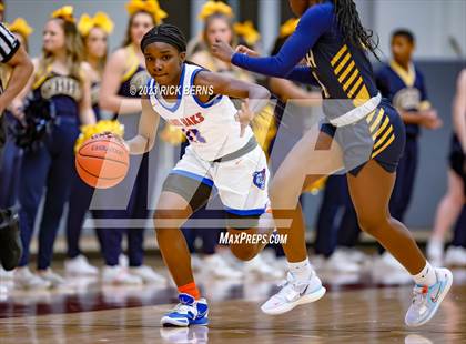 Thumbnail 2 in Cypress Ranch vs Grand Oaks (UIL6A region2 Area playoff) photogallery.
