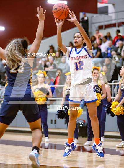 Thumbnail 3 in Cypress Ranch vs Grand Oaks (UIL6A region2 Area playoff) photogallery.
