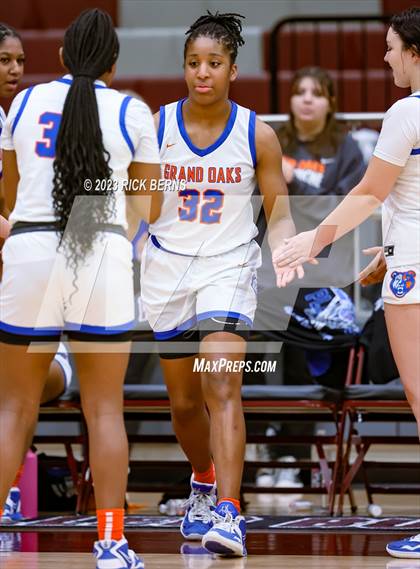 Thumbnail 2 in Cypress Ranch vs Grand Oaks (UIL6A region2 Area playoff) photogallery.