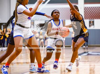 Thumbnail 3 in Cypress Ranch vs Grand Oaks (UIL6A region2 Area playoff) photogallery.