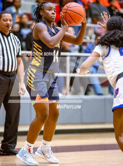 Thumbnail 3 in Cypress Ranch vs Grand Oaks (UIL6A region2 Area playoff) photogallery.