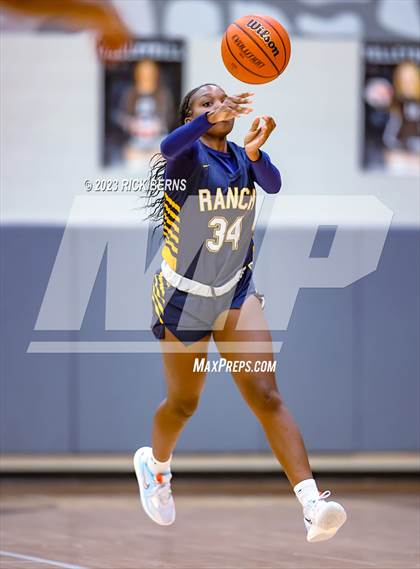 Thumbnail 3 in Cypress Ranch vs Grand Oaks (UIL6A region2 Area playoff) photogallery.