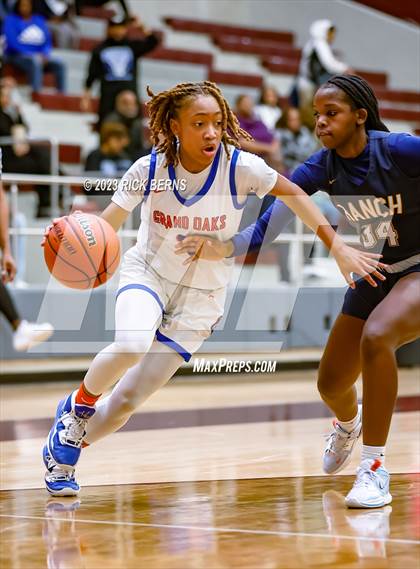 Thumbnail 3 in Cypress Ranch vs Grand Oaks (UIL6A region2 Area playoff) photogallery.