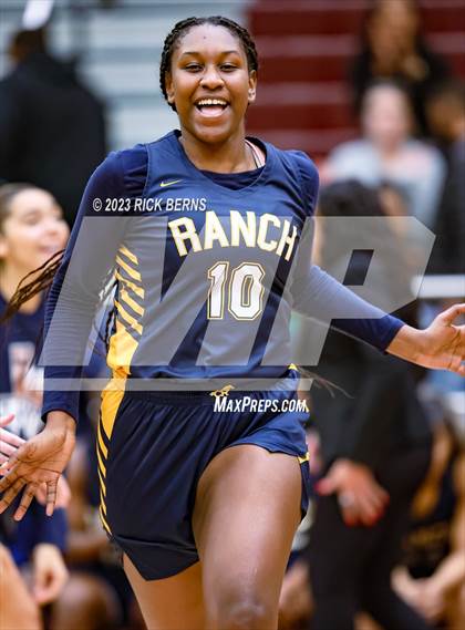 Thumbnail 2 in Cypress Ranch vs Grand Oaks (UIL6A region2 Area playoff) photogallery.