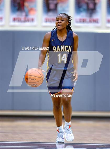 Thumbnail 3 in Cypress Ranch vs Grand Oaks (UIL6A region2 Area playoff) photogallery.