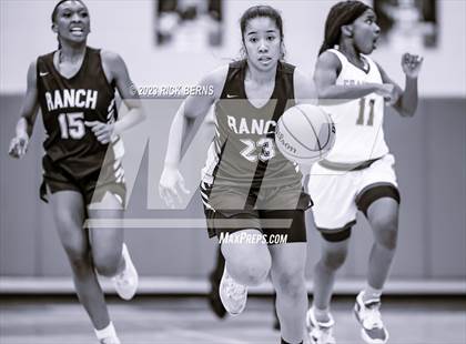 Thumbnail 2 in Cypress Ranch vs Grand Oaks (UIL6A region2 Area playoff) photogallery.