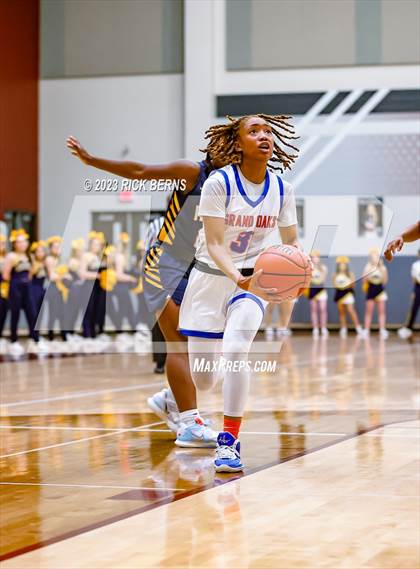 Thumbnail 3 in Cypress Ranch vs Grand Oaks (UIL6A region2 Area playoff) photogallery.