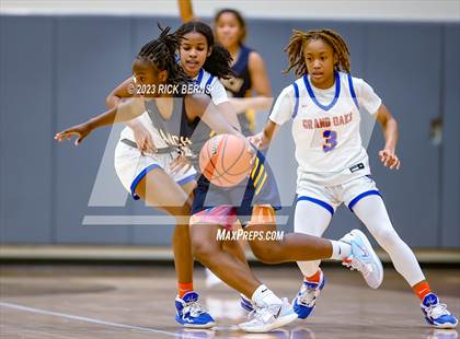 Thumbnail 3 in Cypress Ranch vs Grand Oaks (UIL6A region2 Area playoff) photogallery.
