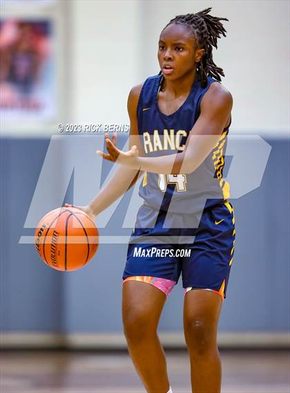Thumbnail 2 in Cypress Ranch vs Grand Oaks (UIL6A region2 Area playoff) photogallery.