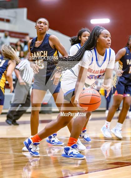 Thumbnail 2 in Cypress Ranch vs Grand Oaks (UIL6A region2 Area playoff) photogallery.