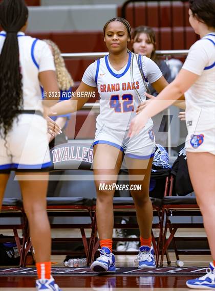 Thumbnail 3 in Cypress Ranch vs Grand Oaks (UIL6A region2 Area playoff) photogallery.