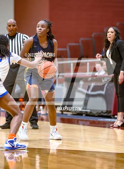 Thumbnail 2 in Cypress Ranch vs Grand Oaks (UIL6A region2 Area playoff) photogallery.