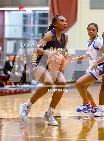 Thumbnail 2 in Cypress Ranch vs Grand Oaks (UIL6A region2 Area playoff) photogallery.