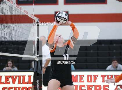 Thumbnail 2 in Amanda-Clearcreek @ Circleville photogallery.