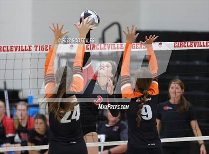 Thumbnail 2 in Amanda-Clearcreek @ Circleville photogallery.