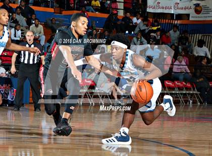 Thumbnail 3 in Salesian College Preparatory vs. Dorman (Chick-Fil-A Classic American Division Championship) photogallery.