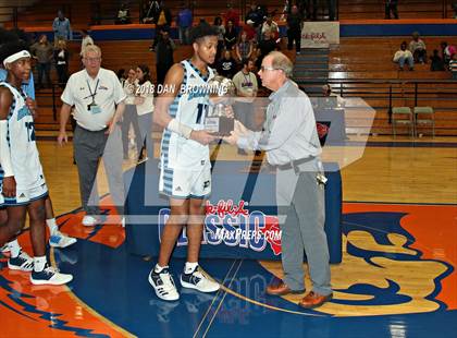 Thumbnail 3 in Salesian College Preparatory vs. Dorman (Chick-Fil-A Classic American Division Championship) photogallery.