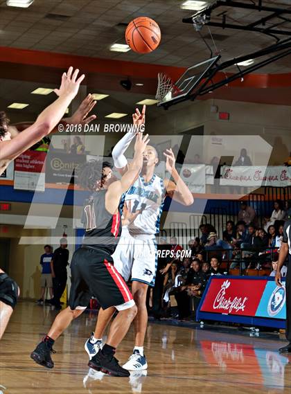 Thumbnail 3 in Salesian College Preparatory vs. Dorman (Chick-Fil-A Classic American Division Championship) photogallery.